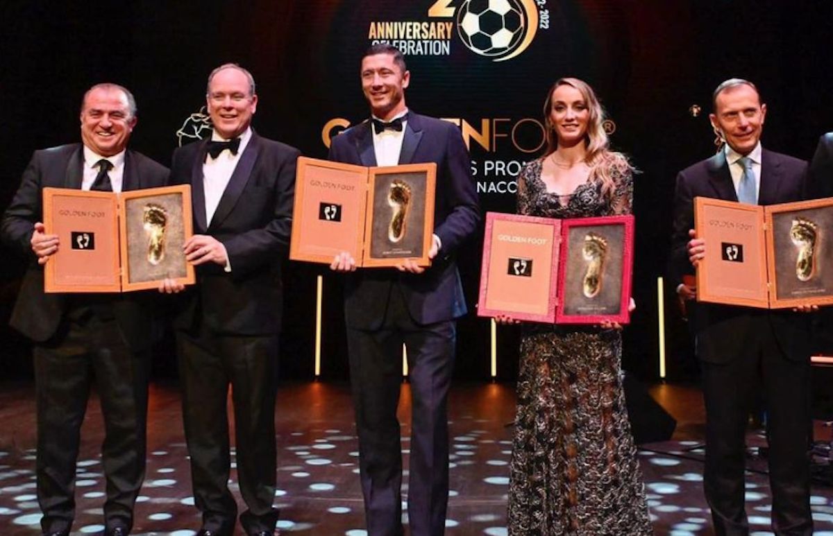 Asllani 'proud and honoured' to win prestigious Golden Foot award photos