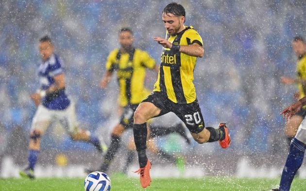 Penarol's defender Pedro Milans