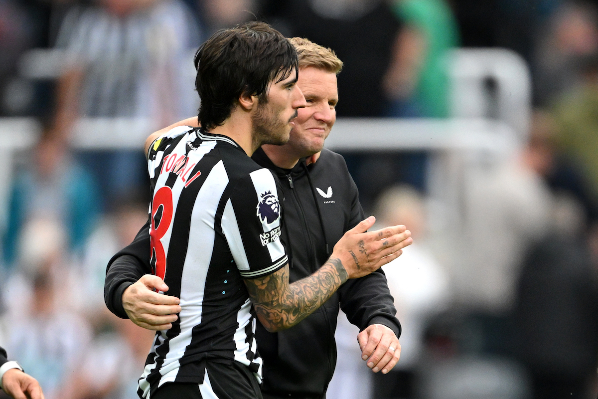 Sandro Tonali and Eddie Howe, Manager of Newcastle United,