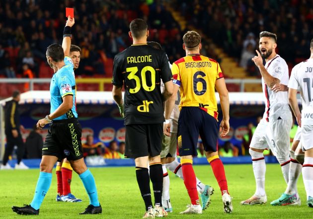 Giroud red card