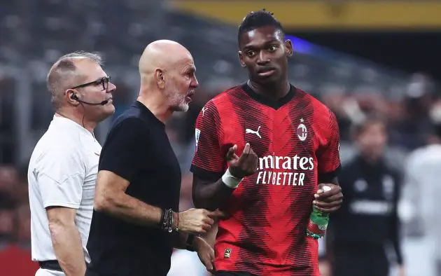 Pioli and Leao talking