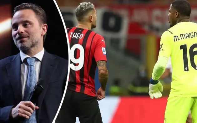 Mike Maignan (R) of AC Milan speaks to Theo Hernandez