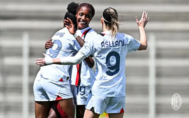 AC Milan Women celebrate