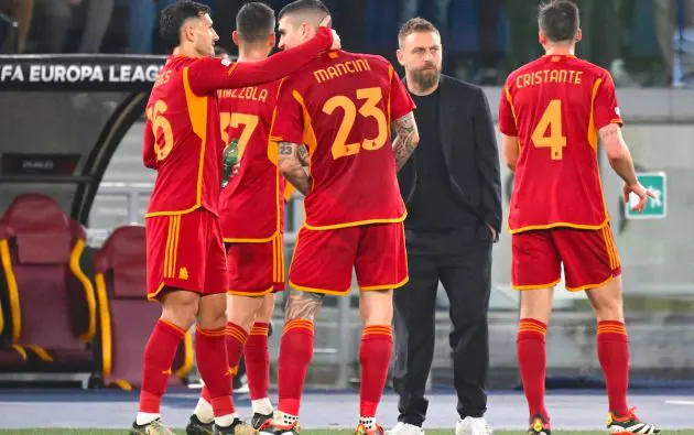 Roma's Italian coach Daniele De Rossi