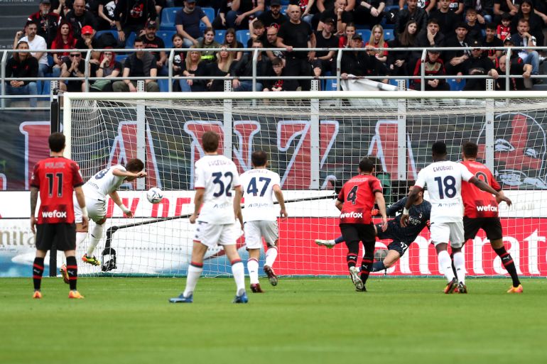 Programme Match AC Milan Vs Genoa Du 23 Novembre 2013 Plié