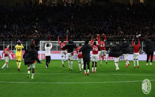 Milan-Udinese players celebrate