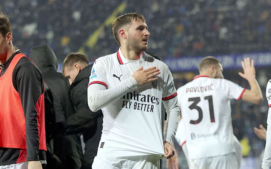 Leeds United's Dilemma as Farke Faces Mounting Pressure