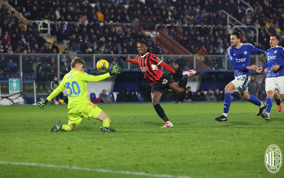 Como-Milan Leao