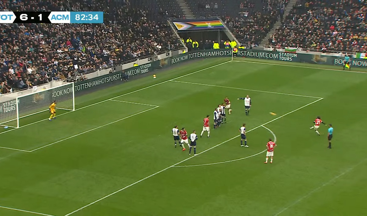 Pirlo freekick milan glorie