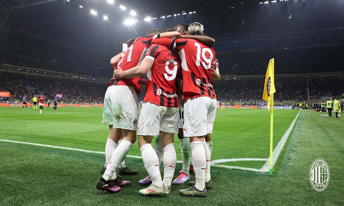 Milan players celebrate Inter