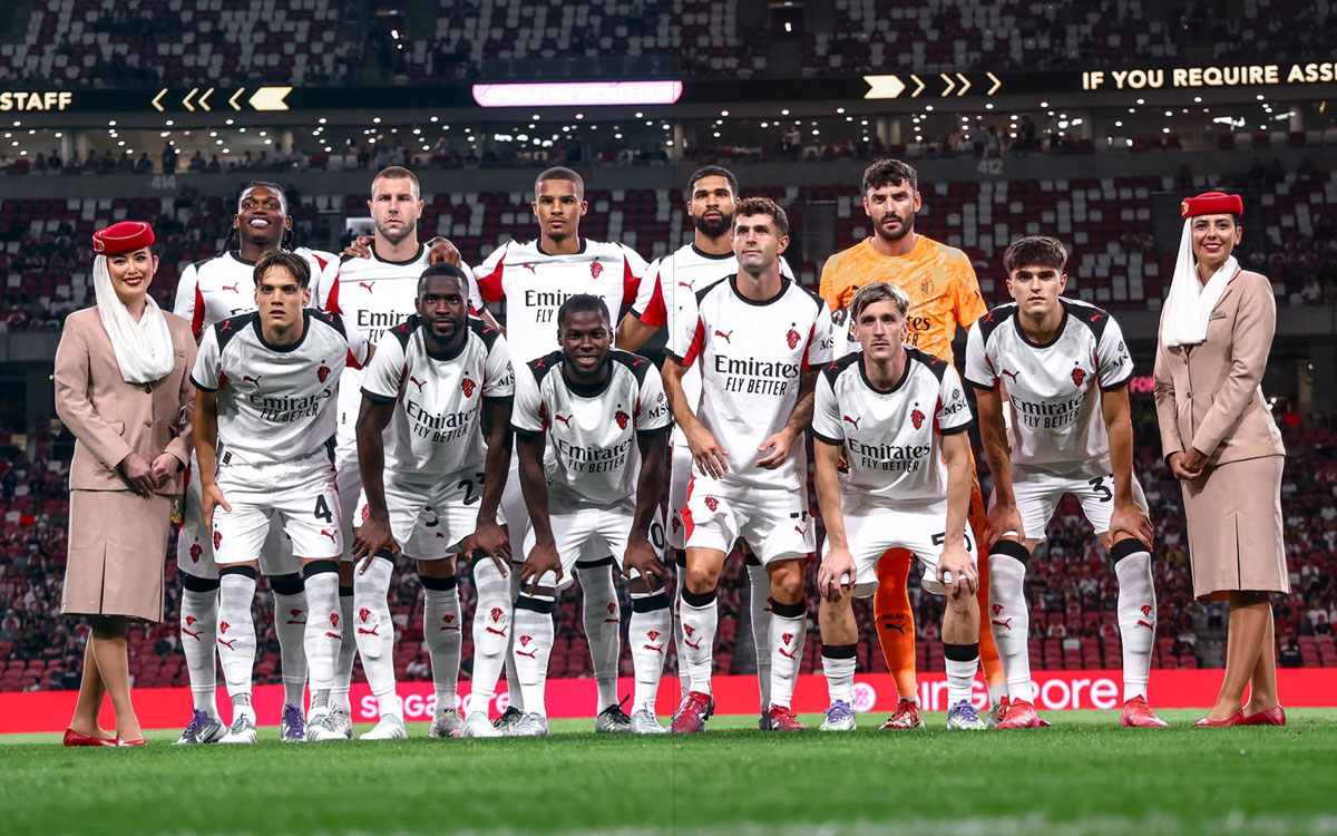 AC Milan players before Arsenal clash