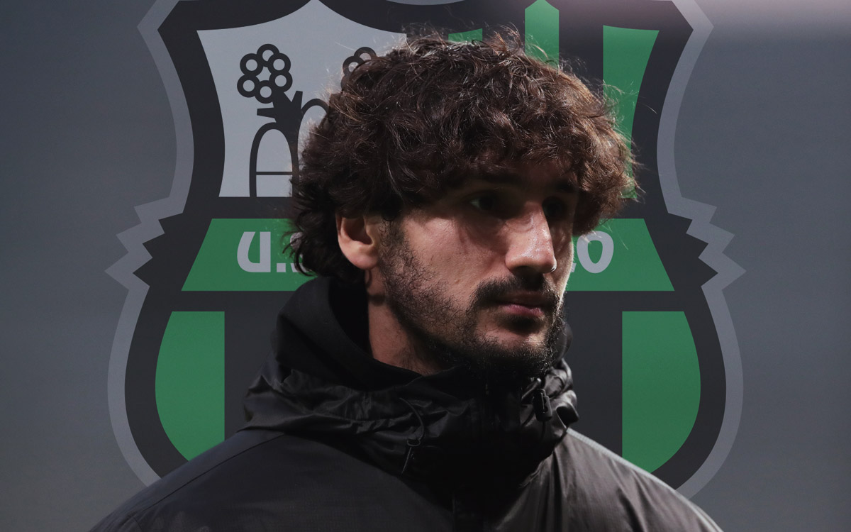 Yacine Adli and Sassuolo crest