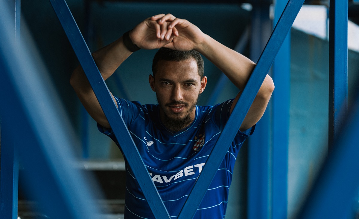 Ismael Bennacer official Dinamo Zagreb