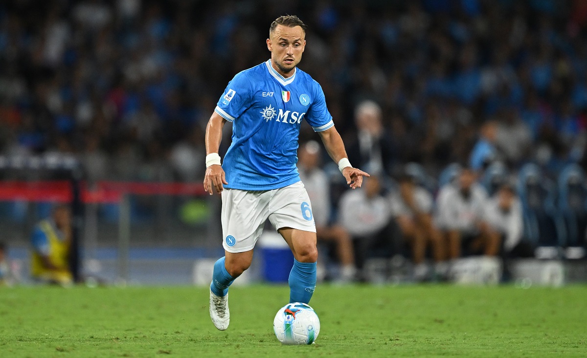 Napoli midfielder Lobotka discusses ‘special’ clash against Milan: “Many strong players”