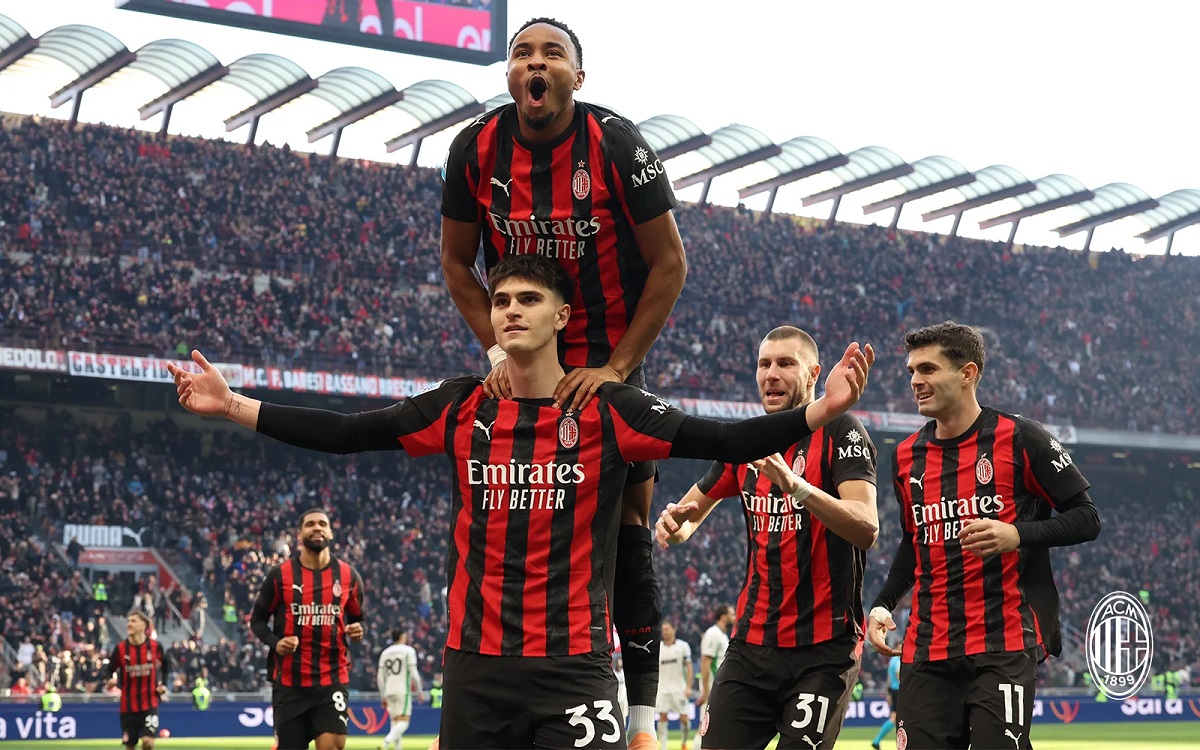 Bartesaghi and Milan teammaes celebrate