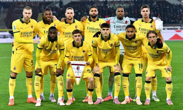 Milan players before Torino clash