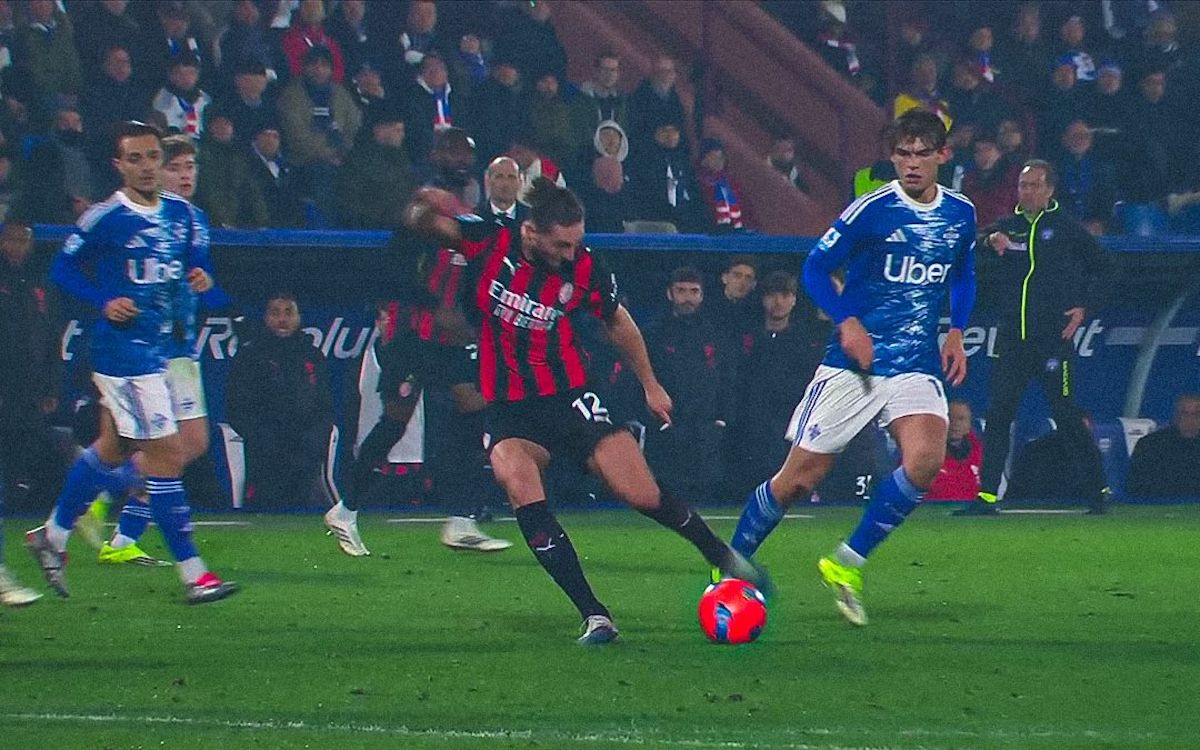 Watch: Rabiot gets second of the night to seal win against Como with beautiful shot