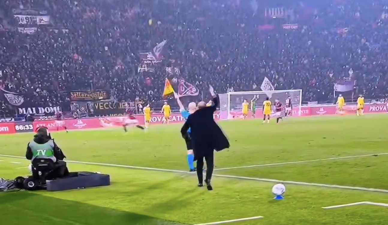 Watch: Allegri screams at Estupiñán after back-heel attempt at end of Bologna-Milan