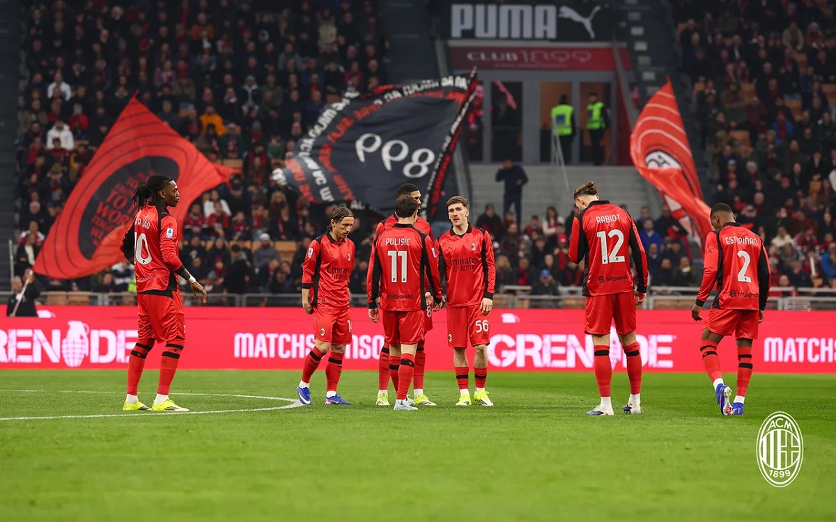Milan-Parma players before