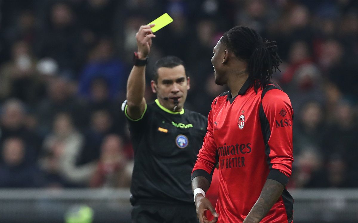Leao yellow card